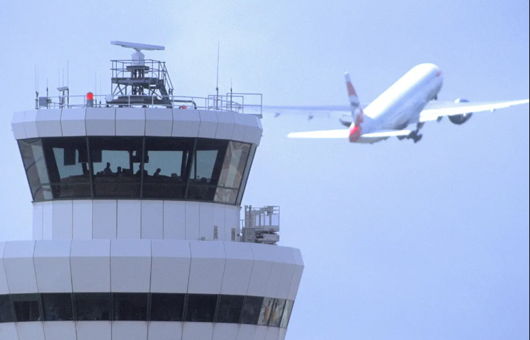 Gatwick IT Problem Quits Journeys Landing OR Take OFF During Peak Period OF Time In UK!